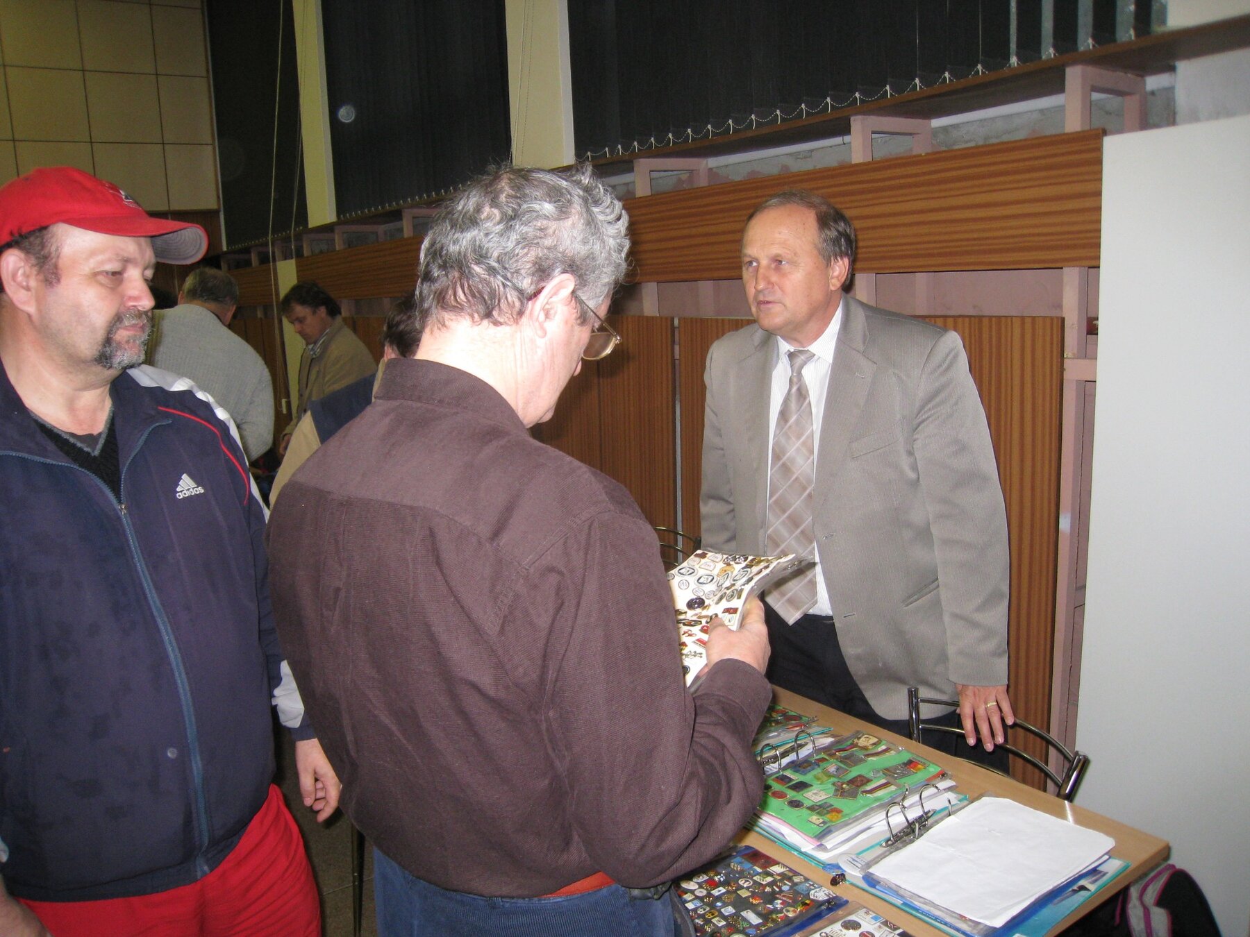 Collectors’ exchange meeting at the Military Hospital – photograph 2