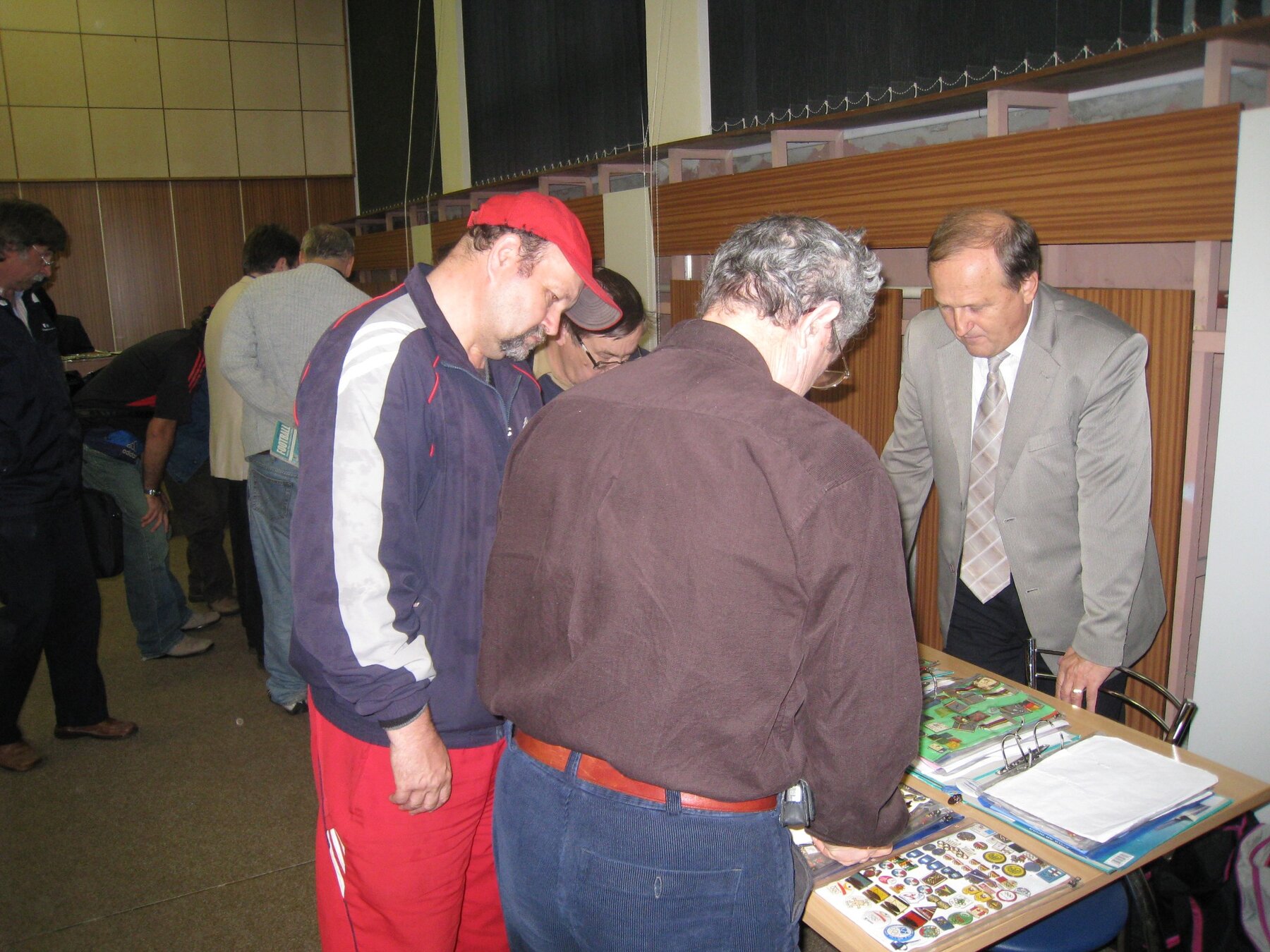 Collectors’ exchange meeting at the Military Hospital – photograph 3