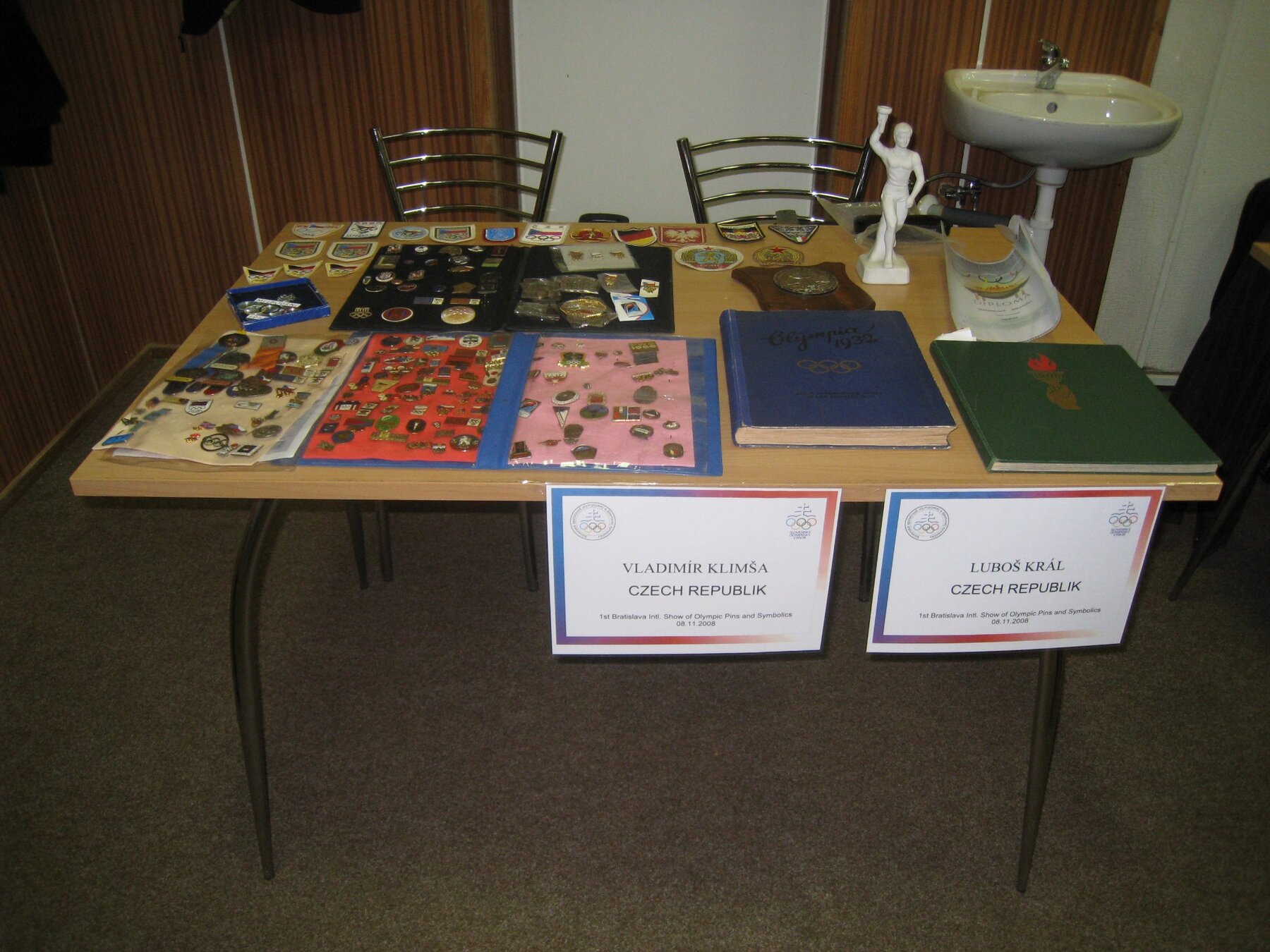 Collectors’ exchange meeting at the Military Hospital – photograph 6