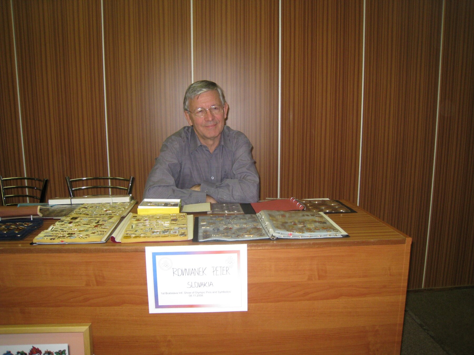 Collectors’ exchange meeting at the Military Hospital – photograph 15