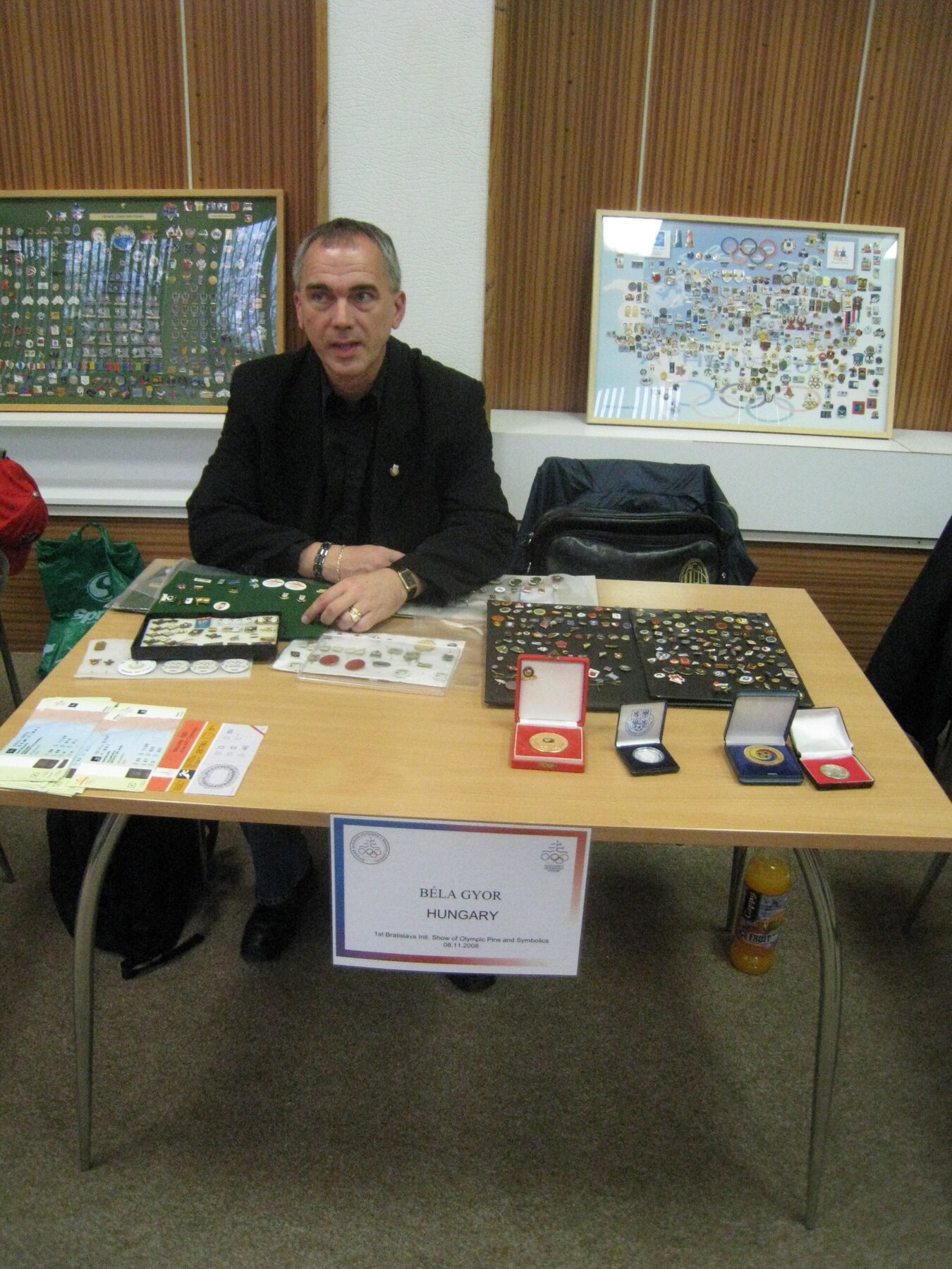 Collectors’ exchange meeting at the Military Hospital – photograph 18
