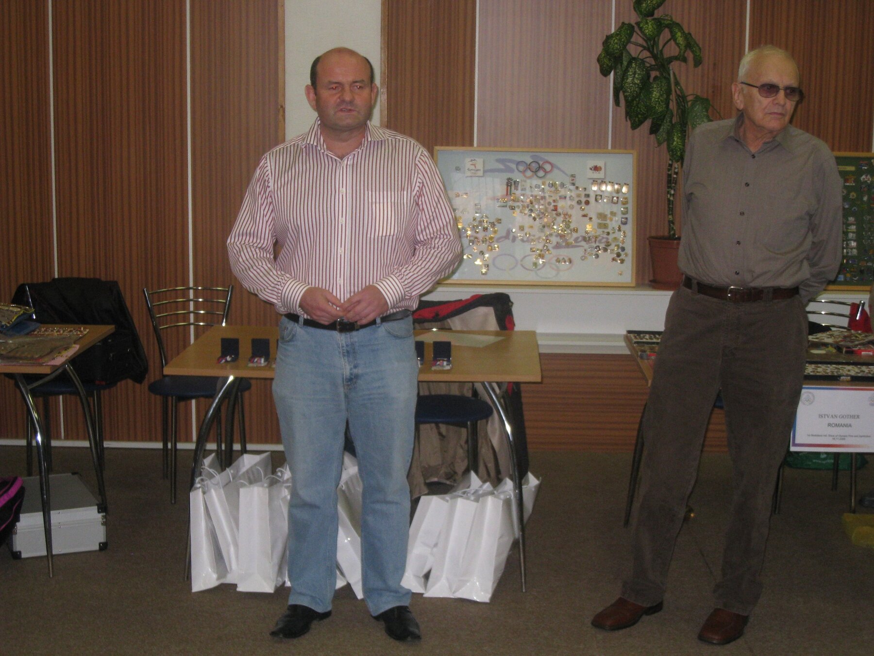 Collectors’ exchange meeting at the Military Hospital – photograph 20