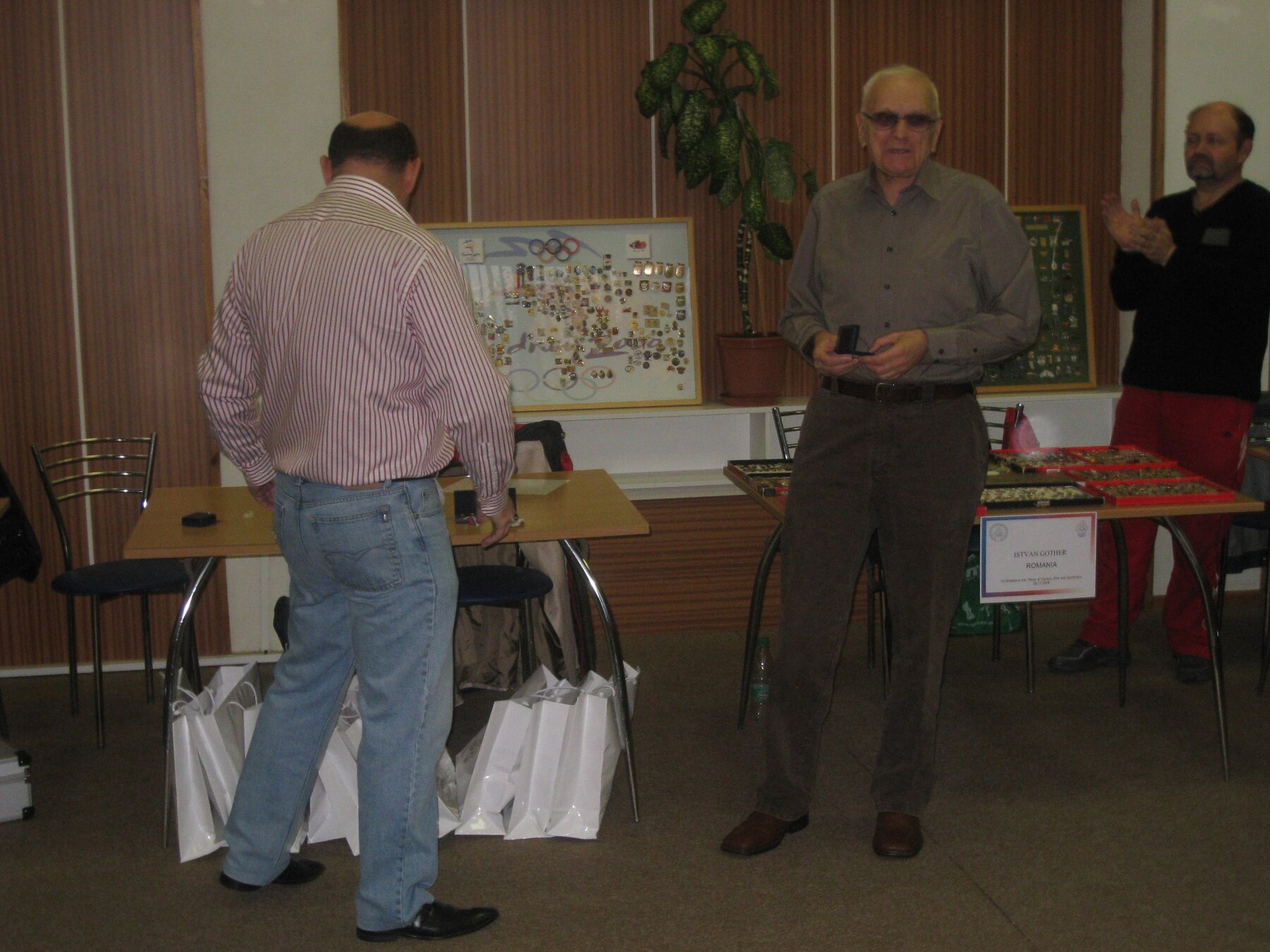 Collectors’ exchange meeting at the Military Hospital – photograph 22