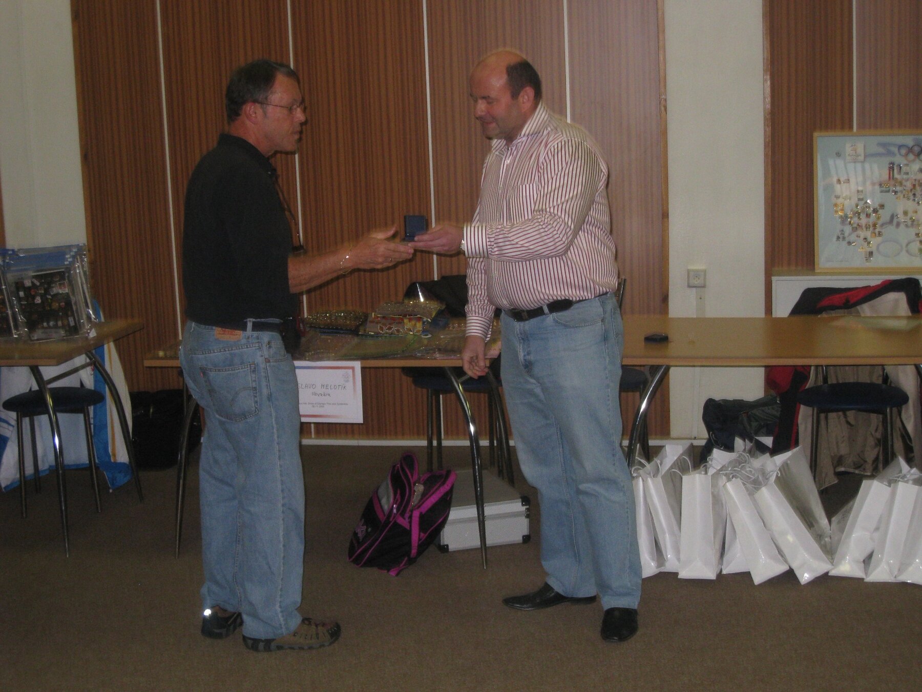 Collectors’ exchange meeting at the Military Hospital – photograph 27